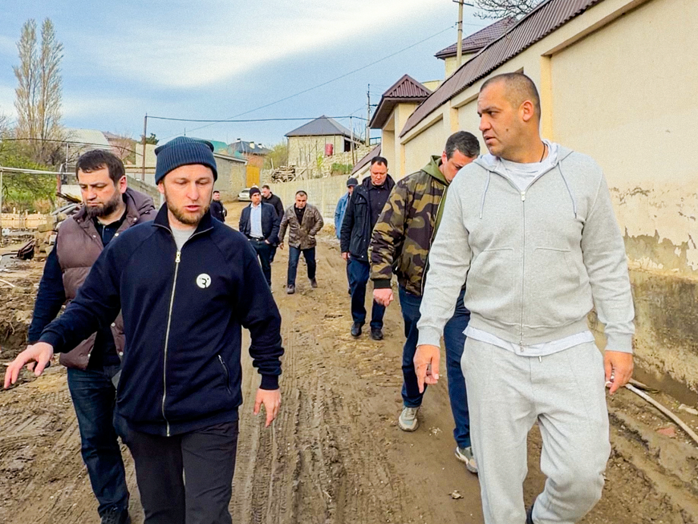 Умар Кремлёв и фонд помощи «Русский крест» помогают Дагестану в борьбе с последствиями стихии